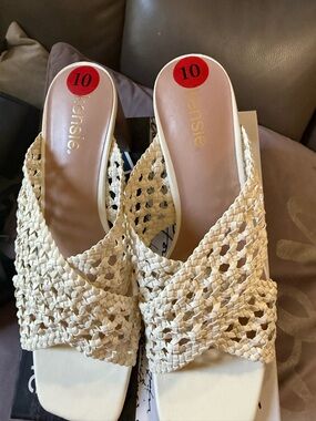Beige Woven Slide Sandals - Kensie - Size 10